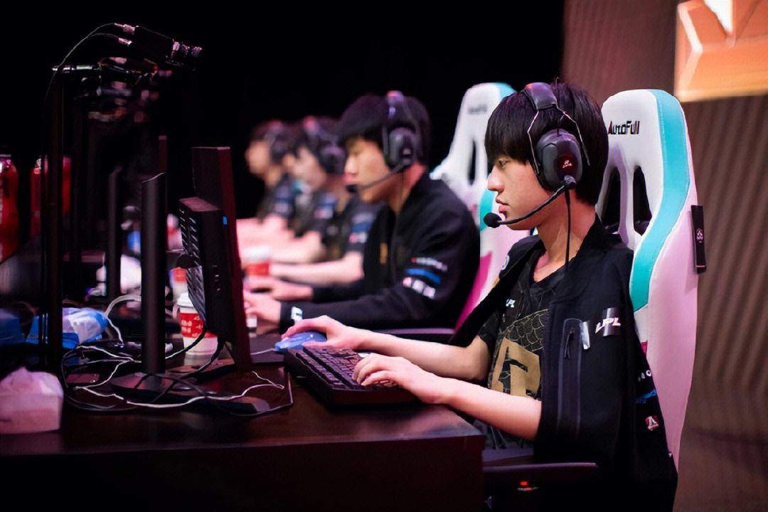 Ming在RNG比赛中势不可挡，挺进下一轮引发热议！