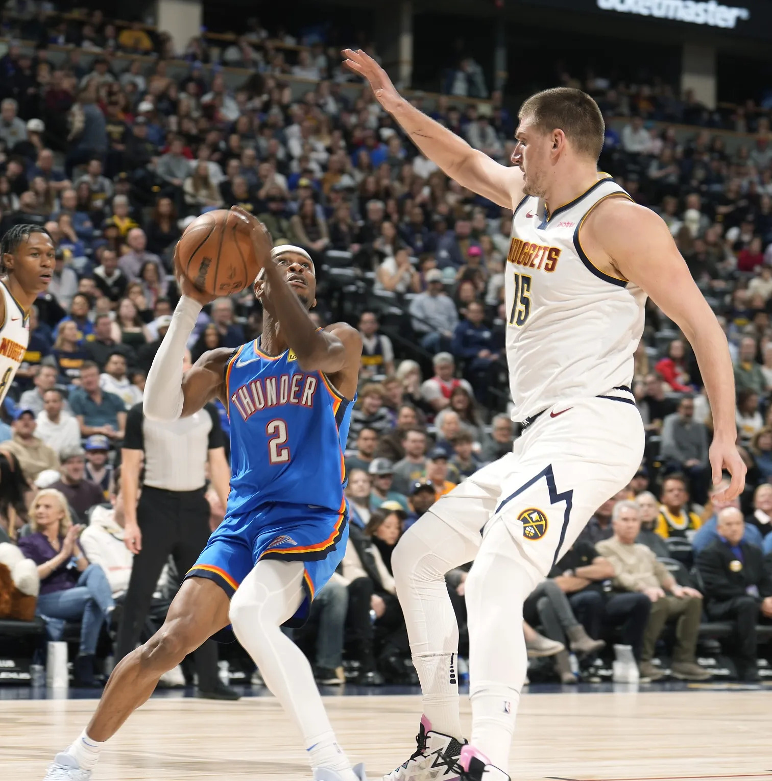 包含字母哥连续十五场比赛得分超过大比分获胜，塞尔维亚队不断突破！的词条